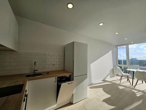 квартира за адресою Академіка Булаховського вул., 2