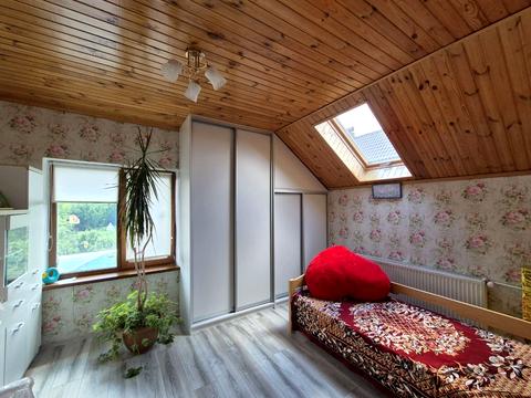 будинок за адресою с. Вишеньки, Центральна