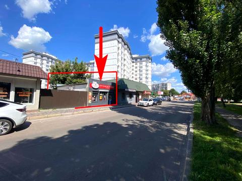 комерційна за адресою Лютнева, 3-б