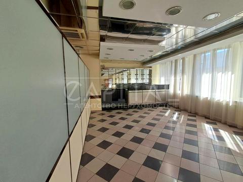 комерційна за адресою Лєскова вул., 9