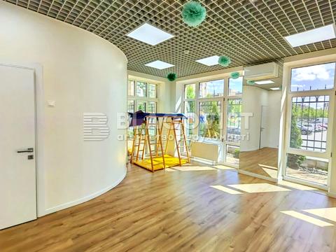 коммерческая по адресу Метрологическая ул., 56