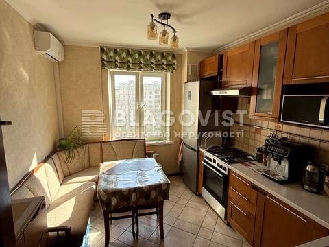 квартира за адресою Лариси Руденко вул., 7