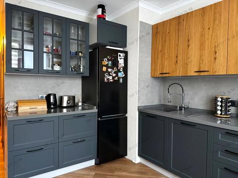 квартира за адресою Анни Ахматової вул., 30