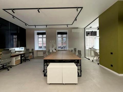 комерційна за адресою Володимирська вул., 81-Б