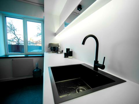 комерційна за адресою Вул. Дворецька, 46