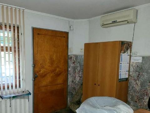 комерційна за адресою Космонавтів вул., 48