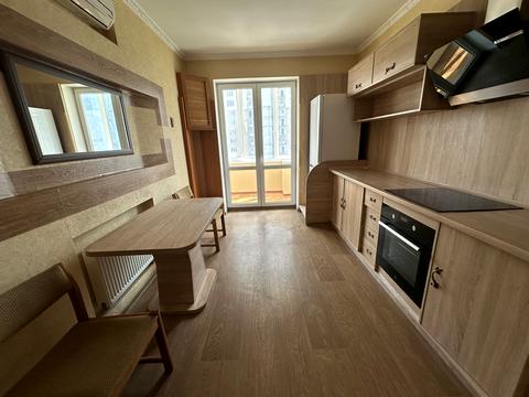 квартира за адресою Дніпровська набережна вул., 1-А