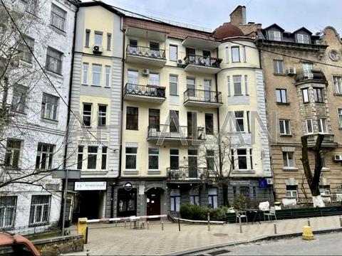 комерційна за адресою Микільсько-Ботанічна вул., 3