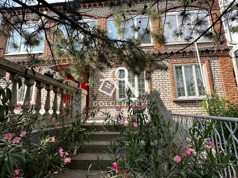 будинок за адресою Набережна