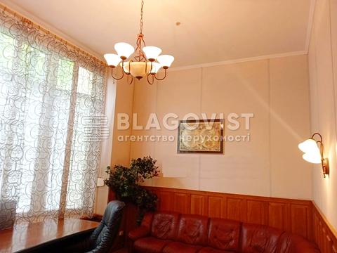 комерційна за адресою Костельна вул., 8
