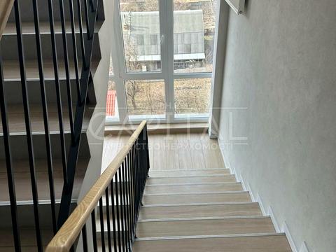 комерційна за адресою Борщагівська вул., 192