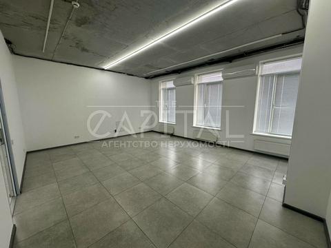 комерційна за адресою Борщагівська вул., 192