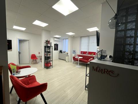 комерційна за адресою Регенераторна вул., 4 к6