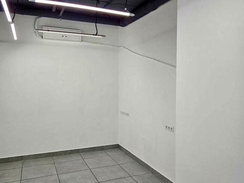 комерційна за адресою Дмитра Яворницького просп. (Карла Маркса), 72-Б