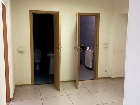 комерційна за адресою Володимира Івасюка просп. (Героїв Сталінграду), 8