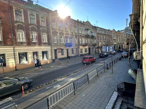 коммерческая по адресу Ивана Франко ул., 44