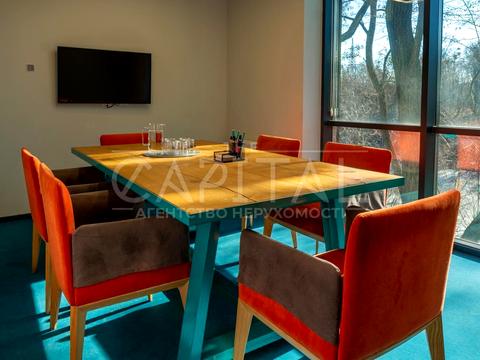 комерційна за адресою Марка Безручка вул., 24