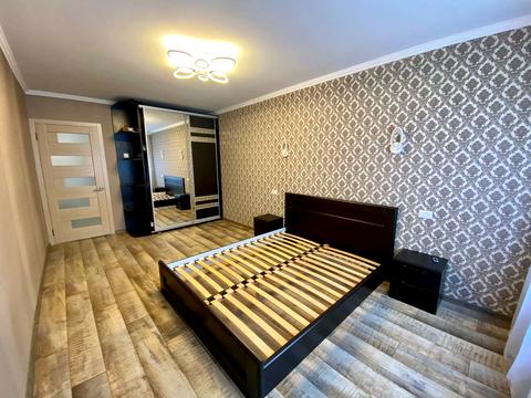 квартира за адресою Космонавтів вул., 1