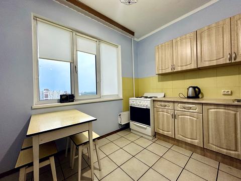 квартира за адресою Академіка Глушкова просп., 15