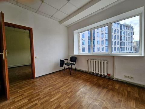 комерційна за адресою Сергія Подолинського вул. (Благоєва), 31Б