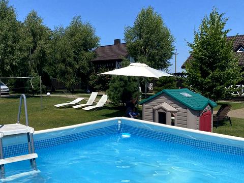 комерційна за адресою Незалежності вул., 8