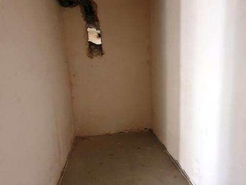 комерційна за адресою Захисників вул., 19