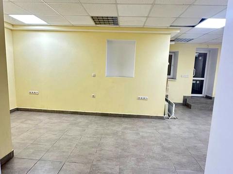 комерційна за адресою Володимира Великого вул., 14