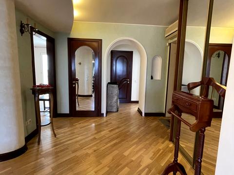 квартира за адресою Тарасівська вул., 20