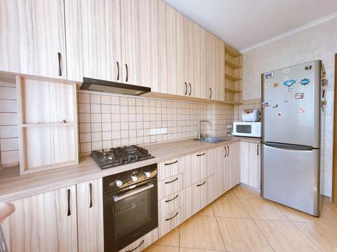квартира за адресою Каштанова вул., 14-А