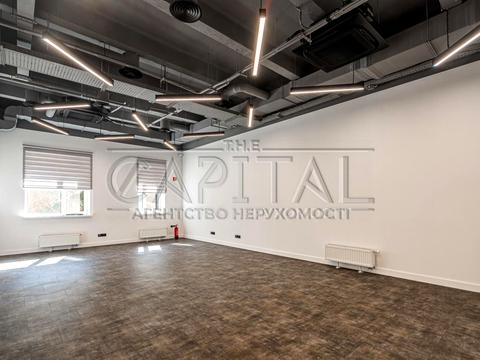 комерційна за адресою Михайла Максимовича вул. (Онуфрія Трутенка), 8