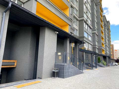 комерційна за адресою Івана Кожедуба вул., 3а