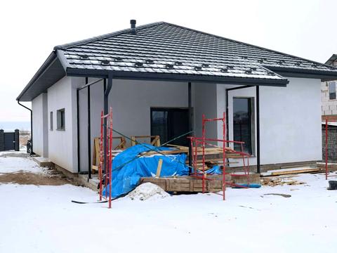 дом по адресу Фестивальна