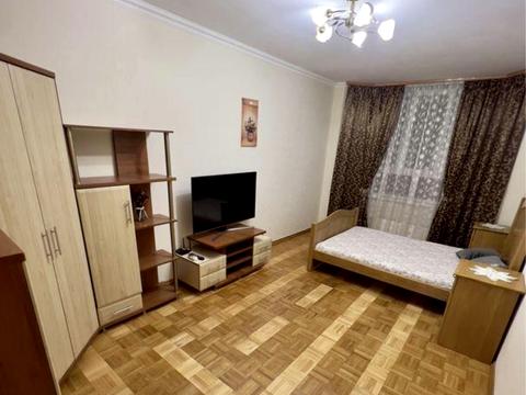 квартира за адресою Анни Ахматової вул., 32/18