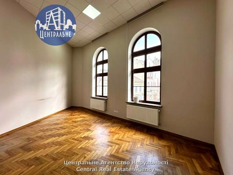 комерційна за адресою Івана Франка вул., 11