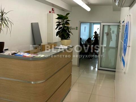 комерційна за адресою Тарасівська вул., 15Б