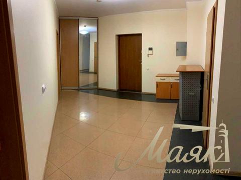 комерційна за адресою Раїси Окіпної вул., 4