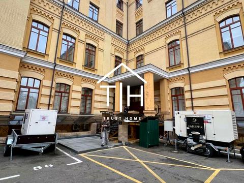 комерційна за адресою Бульварно-Кудрявська вул. (Воровського), 22-24