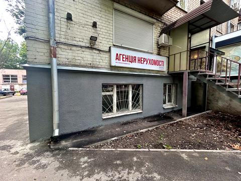 комерційна за адресою Олега Адамовського вул. (Камська), 2