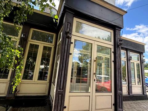 комерційна за адресою Героїв Майдану вул. (Театральна), 10