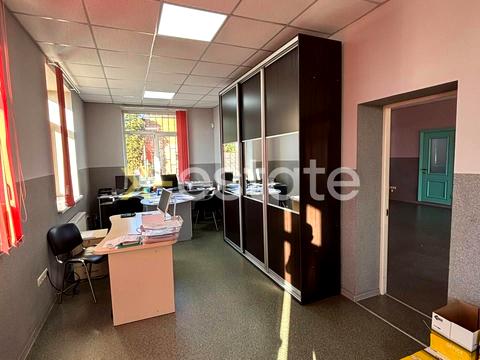 комерційна за адресою Київська вул., 33