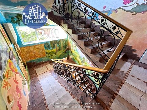 комерційна за адресою Центральна, 56