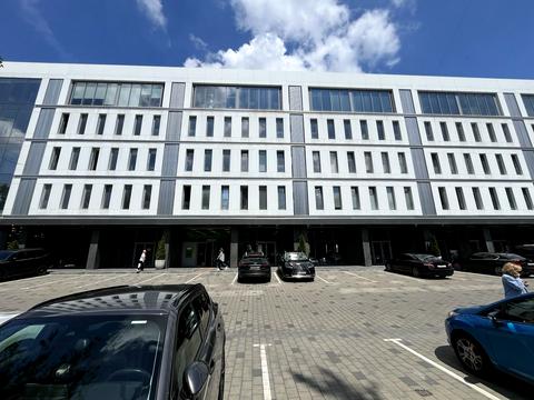 комерційна за адресою Пилипа Орлика просп. (Ілліча), 18