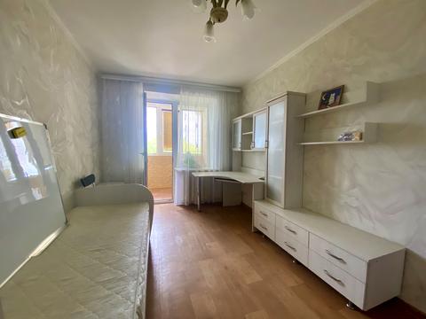 квартира за адресою Космонавтів вул., 142