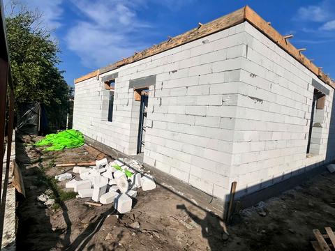 будинок за адресою Леоніда Каденюка вул.