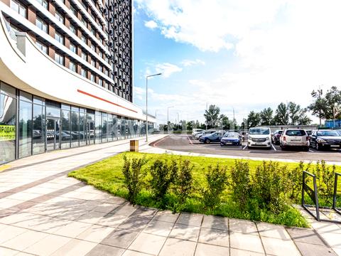 комерційна за адресою Дніпровська набережна вул., 15-Д