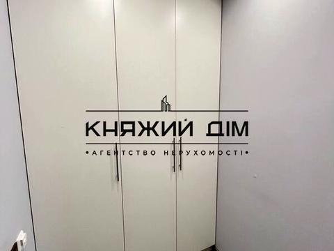 квартира за адресою Дніпровська набережна вул., 17В