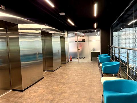 комерційна за адресою Сім'ї Прахових вул. (Гайдара), 48