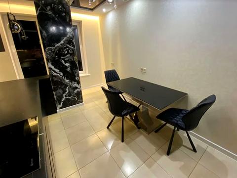 квартира по адресу Гвардейцев-Широнинцев ул., 70