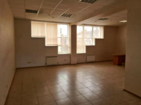 комерційна за адресою Вокзальна вул., 18