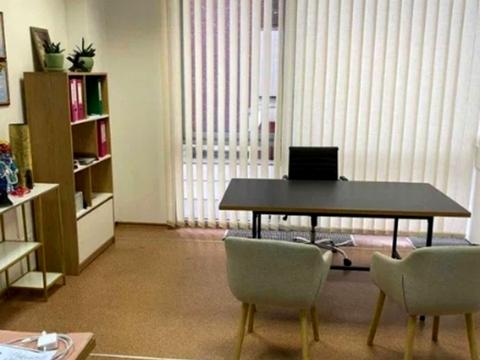 комерційна за адресою Мечникова вул., 10 б